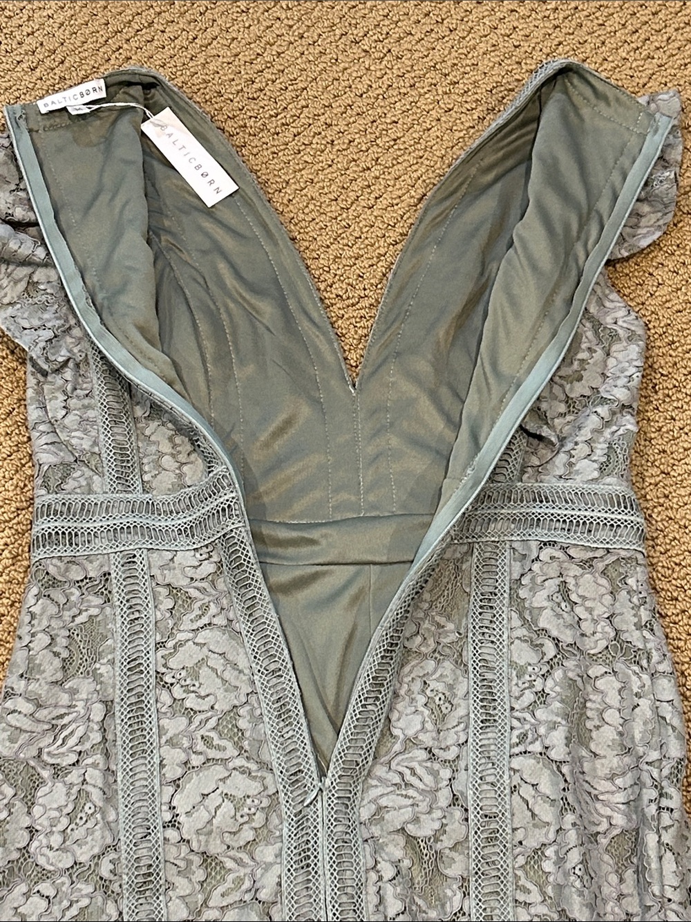 Baltic Born Monroe Sage Lace Dress size Medium Wedding Bridesmaid Formal Green - Picture 9 of 17